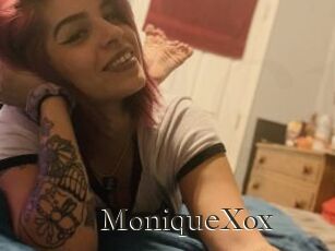 MoniqueXox