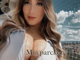 Mia_parcker