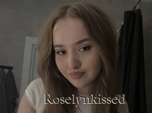Roselynkissed