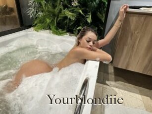 Yourblondiie